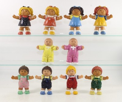 Cabbage Patch Kids == 10 Puppen / Comicfiguren