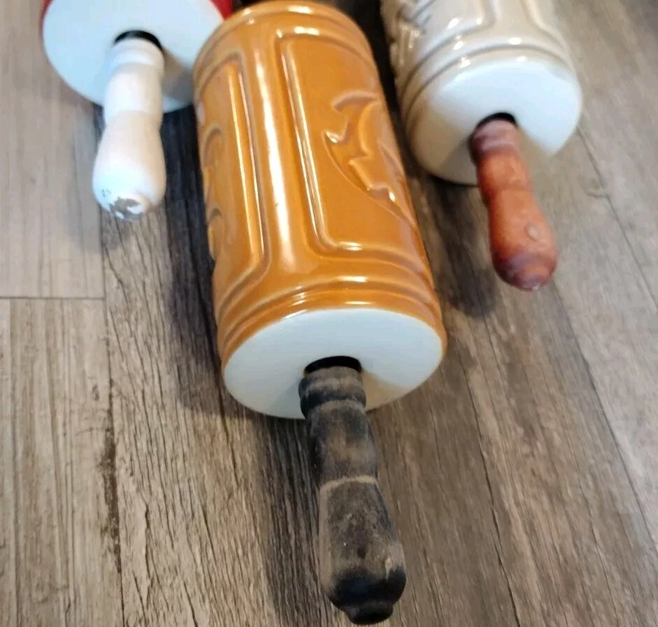 4 VTG Holiday Ceramic Rolling Pins Wood Handles Embossing Holly Leaves..... - Image 4 of 4