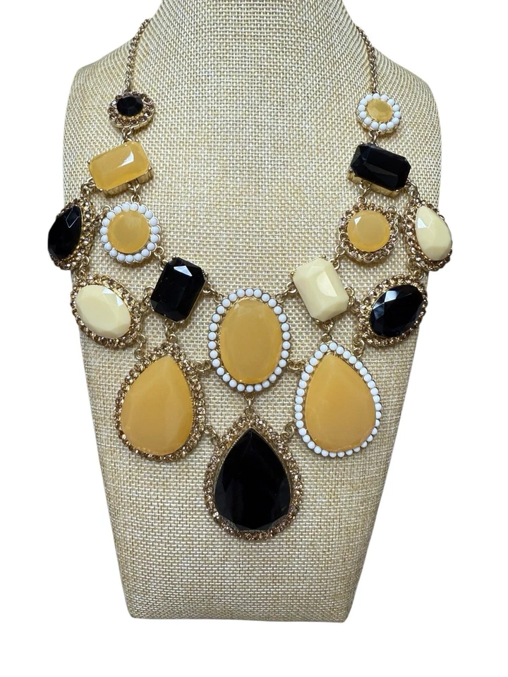 Kate Spade Nueva York Retirado Enmarcado Piedra Declaración Collar Oro Amarillo Negro Foto 3 de 4