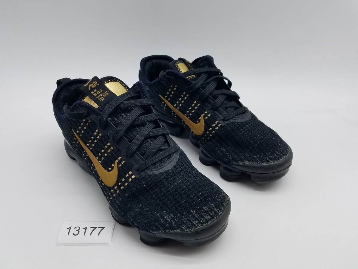Nike Air VaporMax Flyknit (GS) Boy's Size 5Y Running Shoes Black