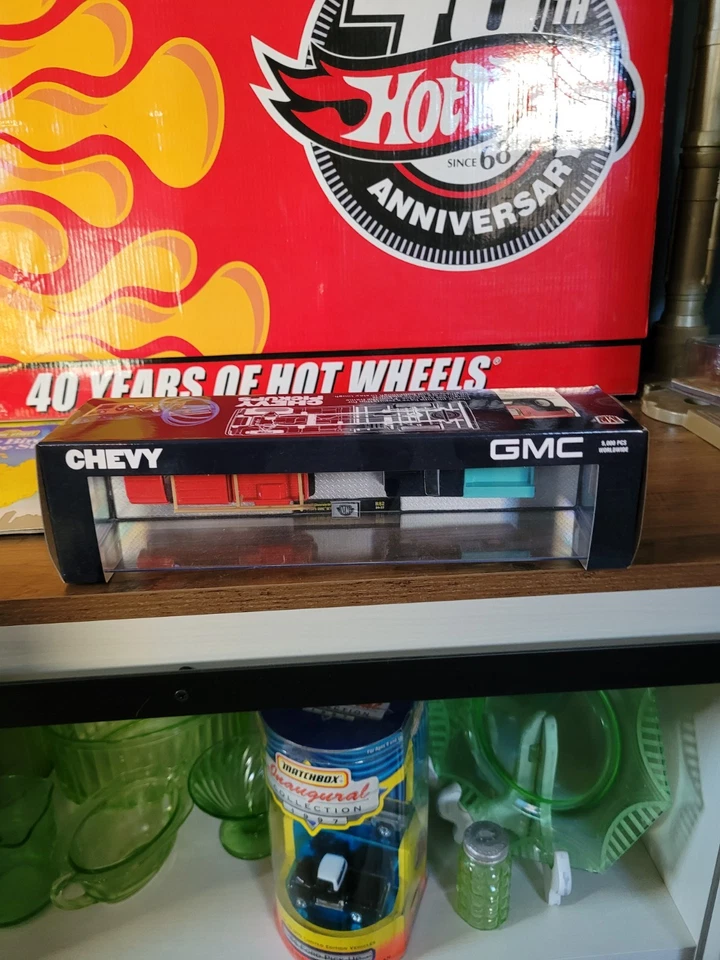 M2 Machines 73 Chevy Cheyenne Super 30 Dually Squarebody 75 GMC Sierra Grande - Image 2 of 4