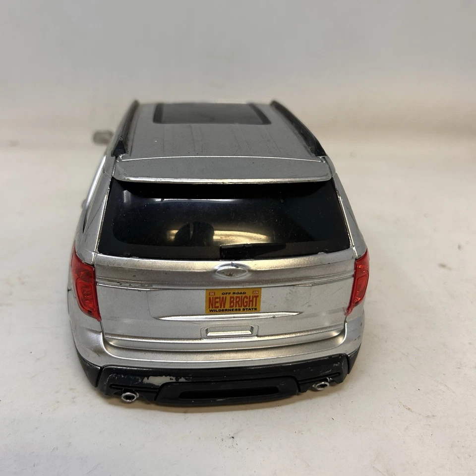 Nueva carrocería brillante Ford Explorer RC 1:16 plateada con gráficos 11" Foto 4 de 4