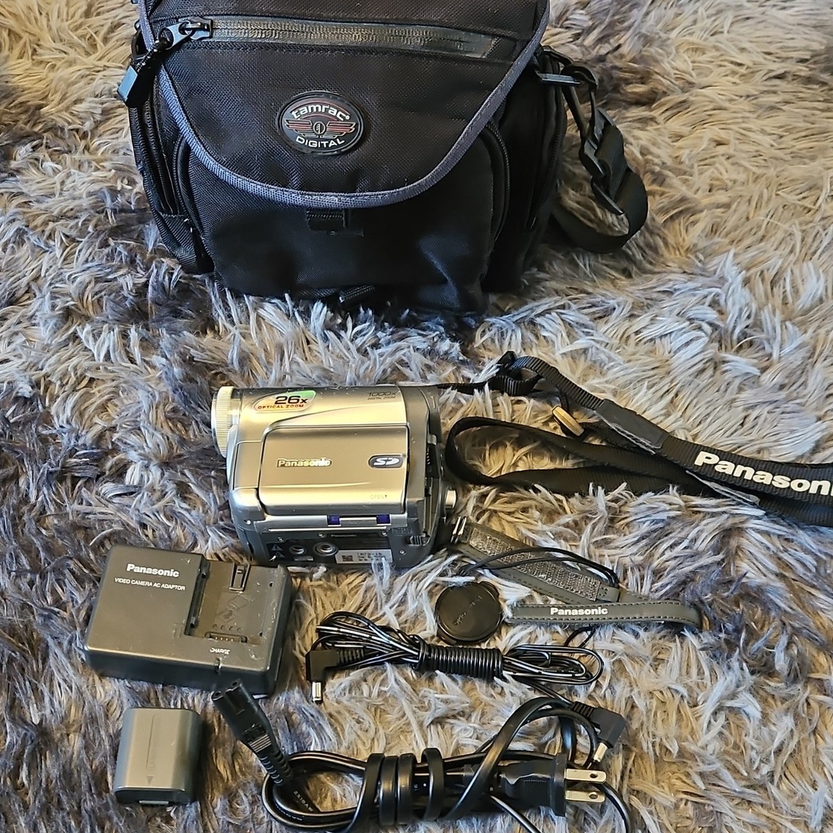Panasonic 1000 x Silver Camcorder 26x Optical 1000x Digital Zoom