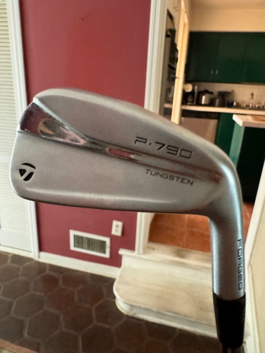 Taylormade P790 golf clubs irons set Graphite shafts recoil Taylormade P790 golf clubs irons set Graphite shafts recoil