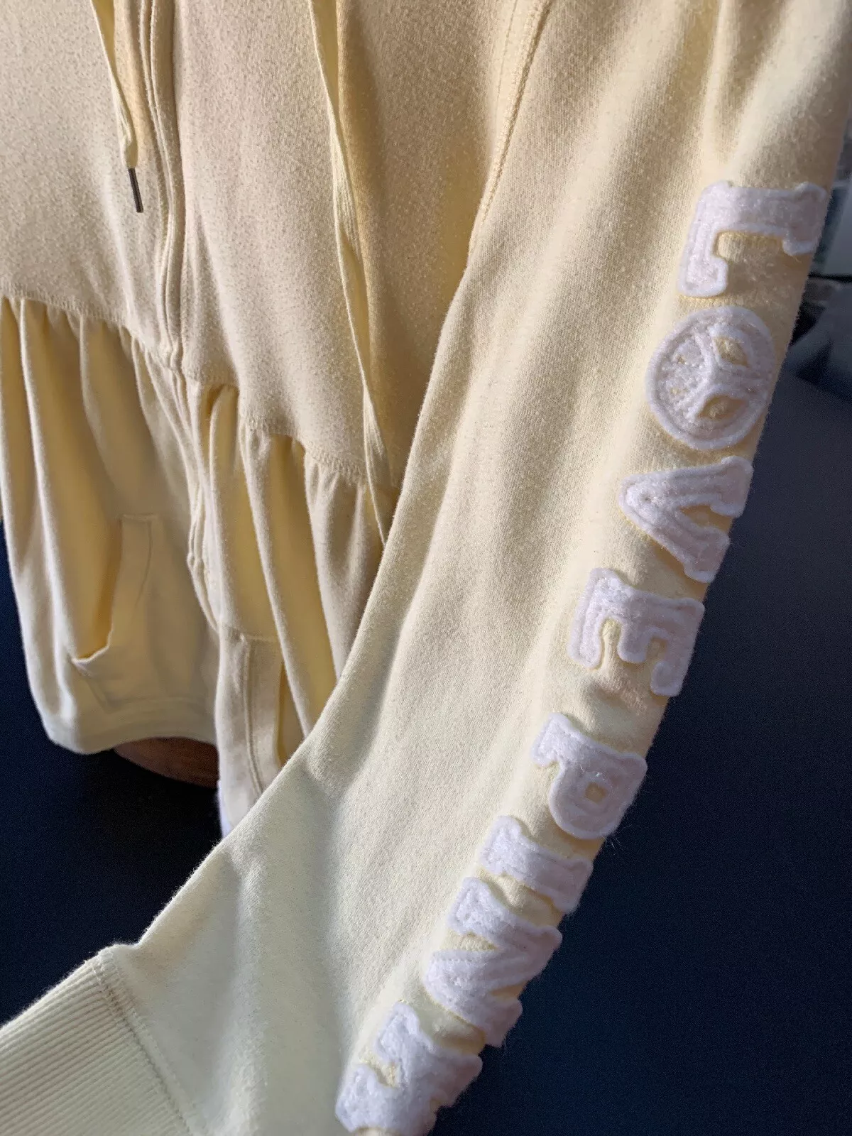 victoria-secret-vs hard to find hoodie