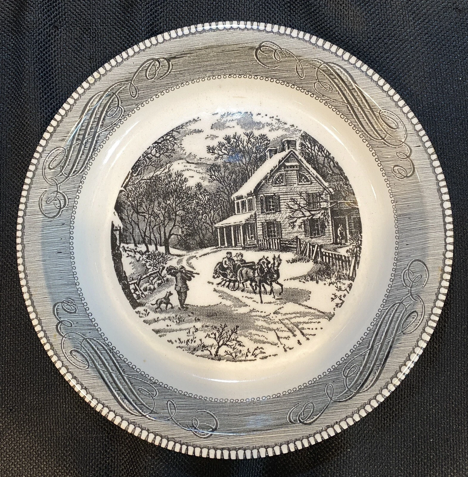 Vintage JEANNETTE Black & White “CURRIER AND IVES” Ceramic 10” Pie Plate