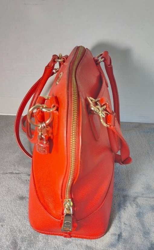 Borsa a tracolla borsa a tracolla Coach Cora in pelle incrociata rossa con cupola