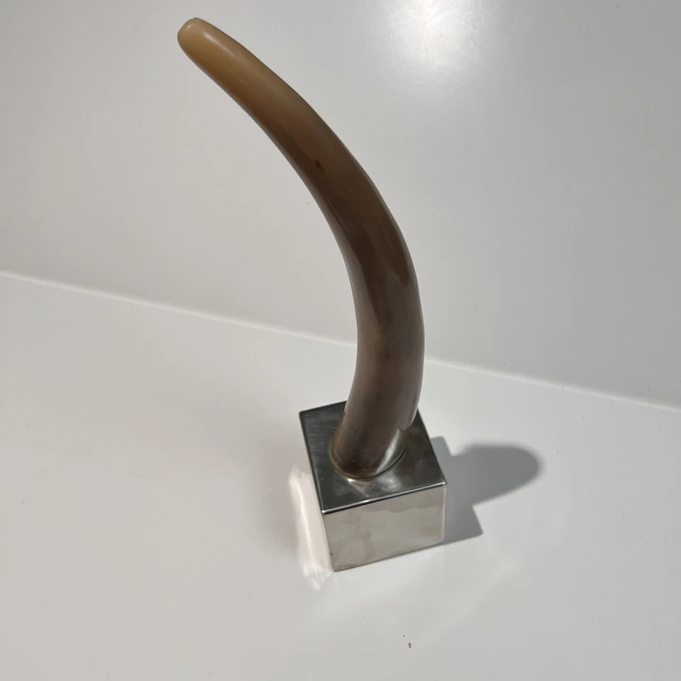 Chifre de vaca em cubo base pedestal de aço inoxidável escultura real Objet D’Art usado - Imagem 3 de 4