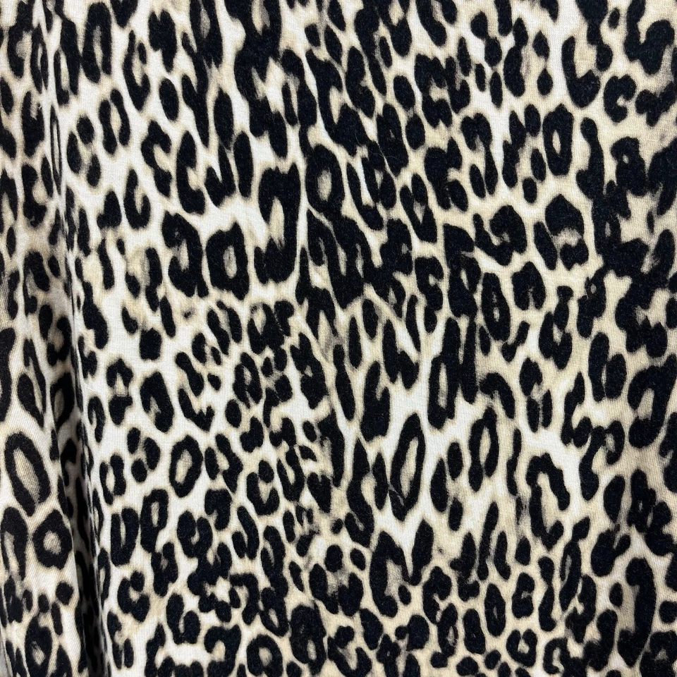 Blusa para mujer con manga gorra de leopardo marrón tostado con cuello en V talla grande Foto 4 de 4