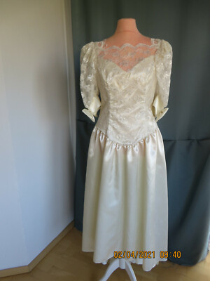Brautkleid mit Puffärmeln - Hochzeitskleid Ivory, Gr. 40
