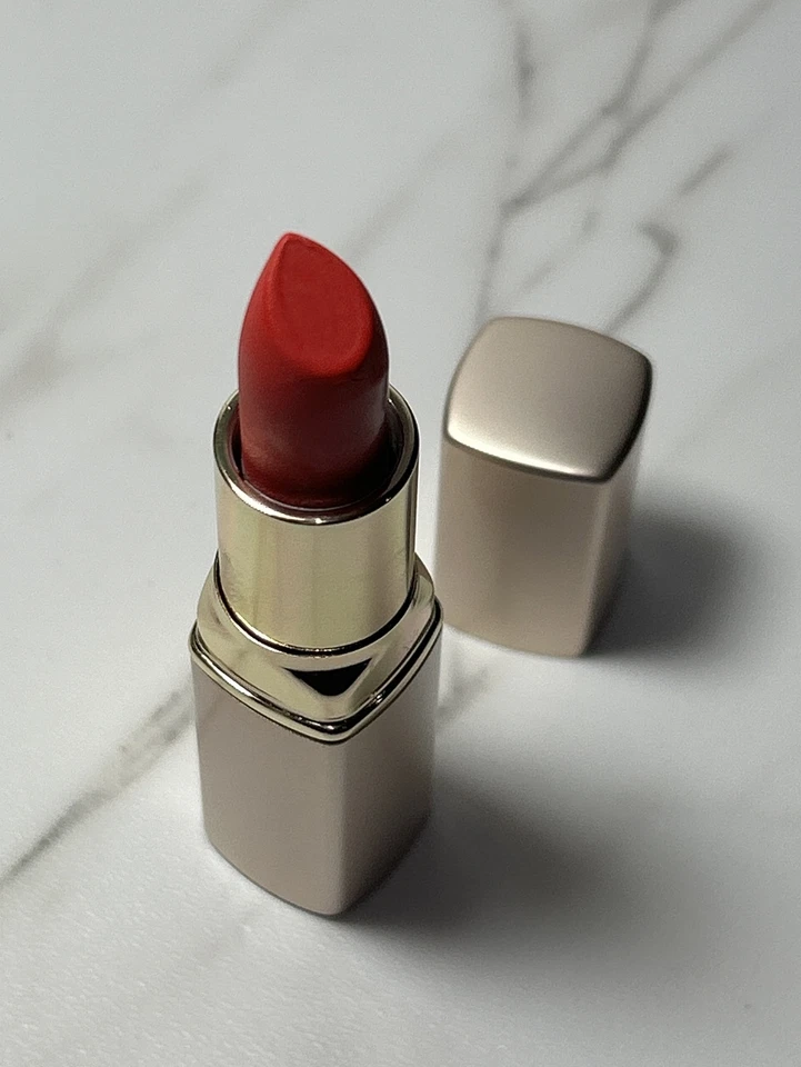 Lápiz labial hidratante Jouer Grace .12 oz. Foto 2 de 3