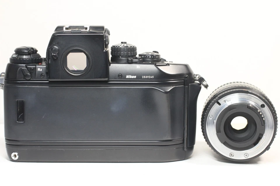 Nikon F4 SLR 35mm Film Camera DP-20 Finder + AF Nikkor 28-70mm F/3.5-4.5 D Lens - image 3 of 4