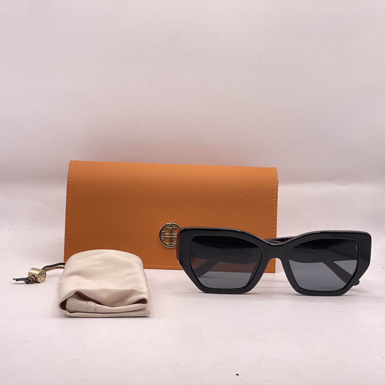 Tory Burch Womens Thick Geometric Cat Eye Sunglasses TY7187U Black Pre-Owned