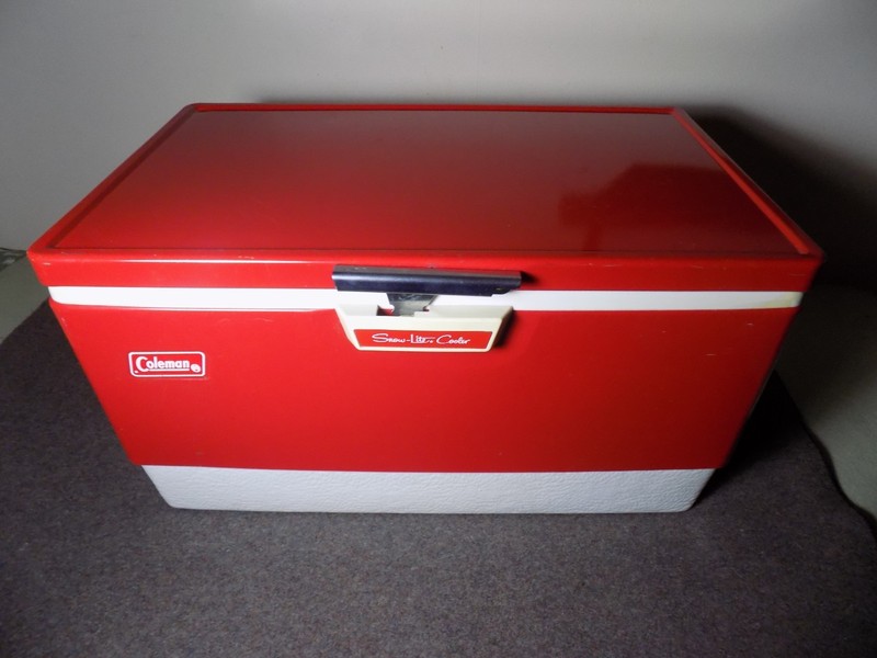 Vintage 1972 Coleman Sno-Lite Steel Red Cooler Read Description