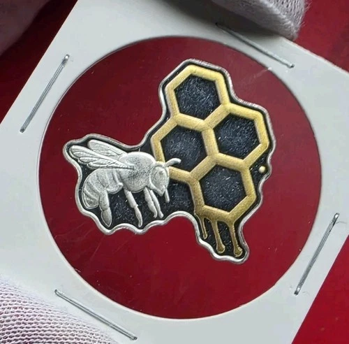 5 Gram .999 Fine Pure Silver Trader Bea - Bee Honeycomb Proof Gilt Bar Round