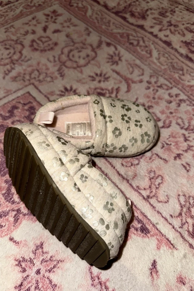 Zapatillas Carters True para niños pequeños con estampado de leopardo talla 3/4 xs Foto 2 de 2