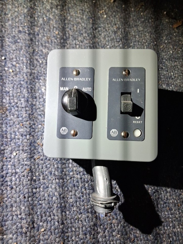 Allen-Bradley Bulletin 600  Manual Starting Motor Toggle Switch