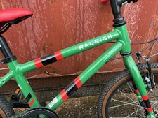 Raleigh 18-inch Pop Kids Bike Green and Red