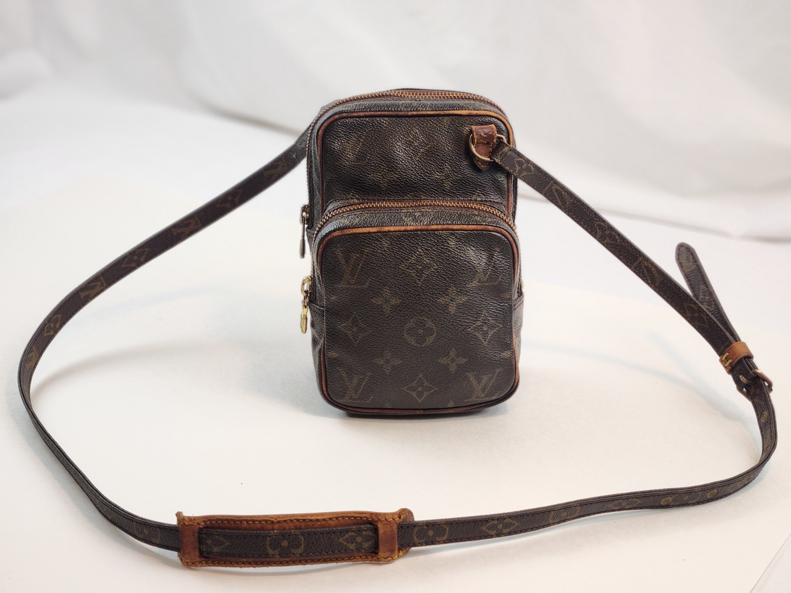Authentic Louis Vuitton Amazon Mini Shoulder Bag … - image 3