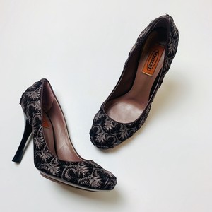 ladies designer pumps