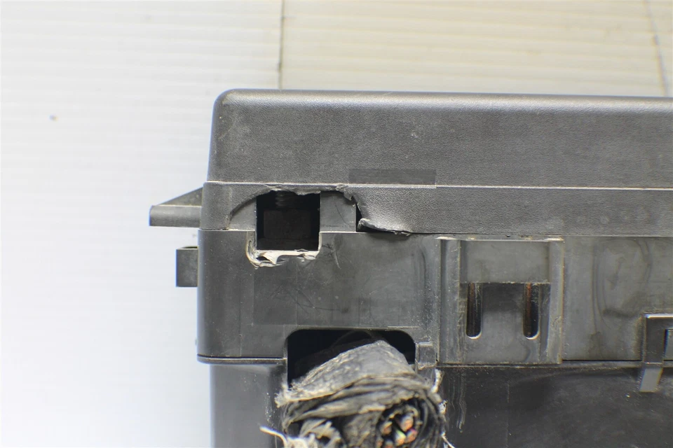 Dodge Intrepid 2000-2004 caja de fusibles unidad de relé 04759376AA módulo 05 5C1 Foto 4 de 4