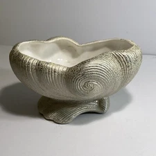 Vintage MCM Mid Century Shawnee Gold Shell Vase #1418 Some Crazing Ceramic