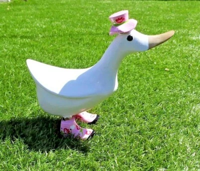 Laufente mit Zylinder + Pumps  20 cm,  Ente pretty in pink - Look Teak Holz Ente - Bild 1 von 3