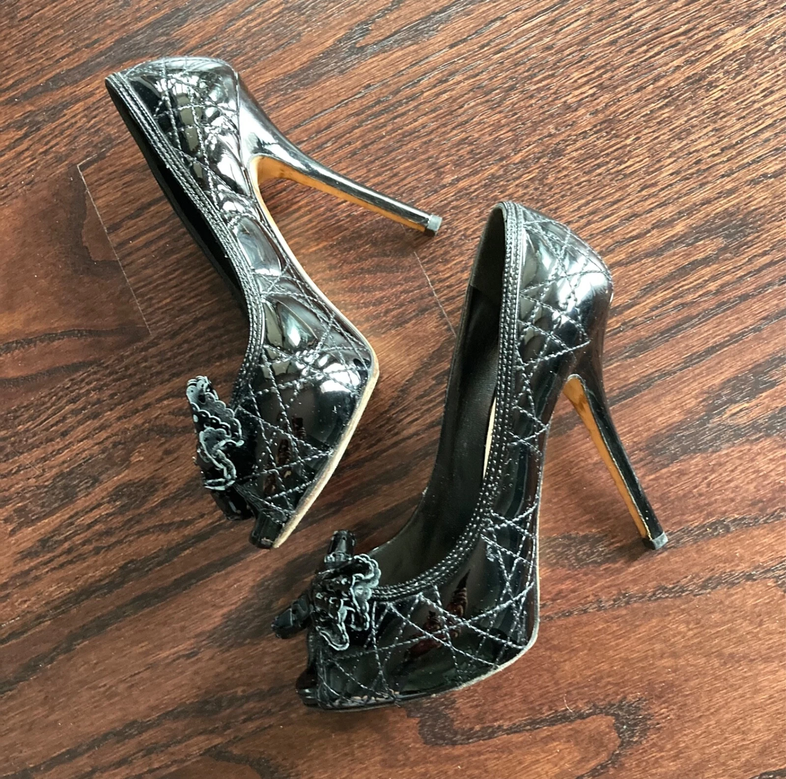 Escarpins Dior noirs matelassés cannage cuir verni avec nœud 36,5 6,5