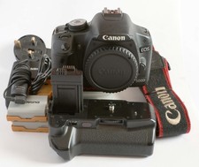 Canon EOS 500D 15.1MP Digital SLR Camera Plus Hahnel Grip & Batteries