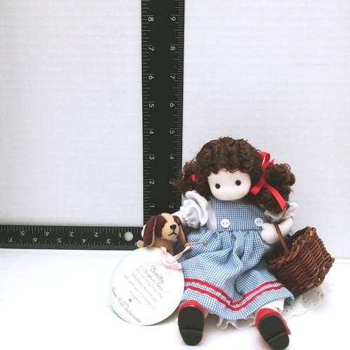 Dorothy Musical Animado Estante Cuidador Con Toto Y Cesta De Colección Árbol Verde - Imagen 7 de 7