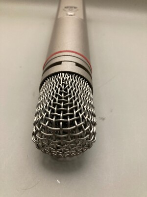 AKG c1000s アカゲ アーカーゲー コンデンサーマイク Amazon | [ AKG ] コンデンサマイク 単一指向性マイク 【 電池駆動にも