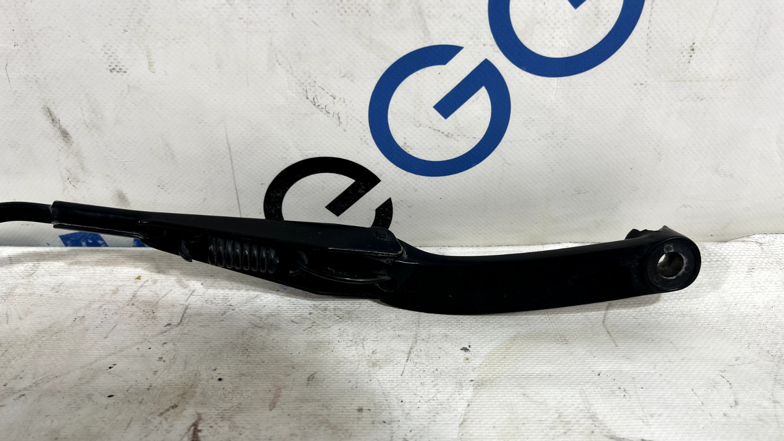 ASTON MARTIN V8 VANTAGE WINDSHIELD LEFT SIDE WIPER OEM 2011 🔵