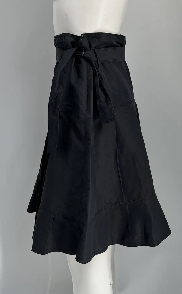 Mini-saia Jil Sander plissada linha A de algodão/seda com cinto azul marinho tamanho 38 - Imagem 2 de 4