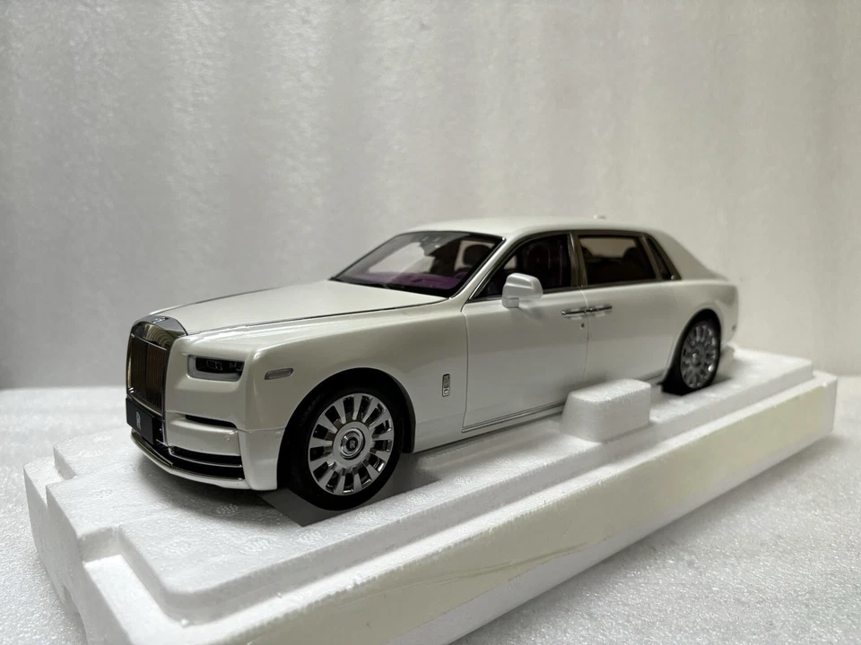 1/18 Rolls-Royce Phantom VIII White/purple Diecast Limited 299 Dealer Edition - Image 3 of 4