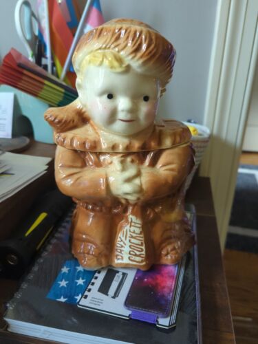 Vintage Young Davy Crockett Cookie Jar USA 1950's, brown, very good condition