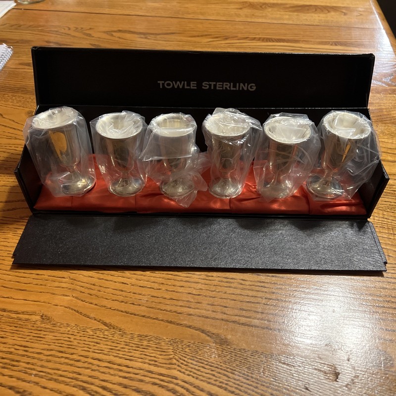 1970s SET of 6 TOWLE STERLING SILVER CORDIALS IN ORIGINAL BOX
