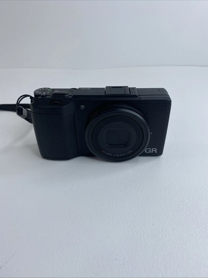RICOH GR II 16.2MP DIGITAL Compact Camera w/2 Batteries & 2 32GB SD Tested - Image 3 of 4