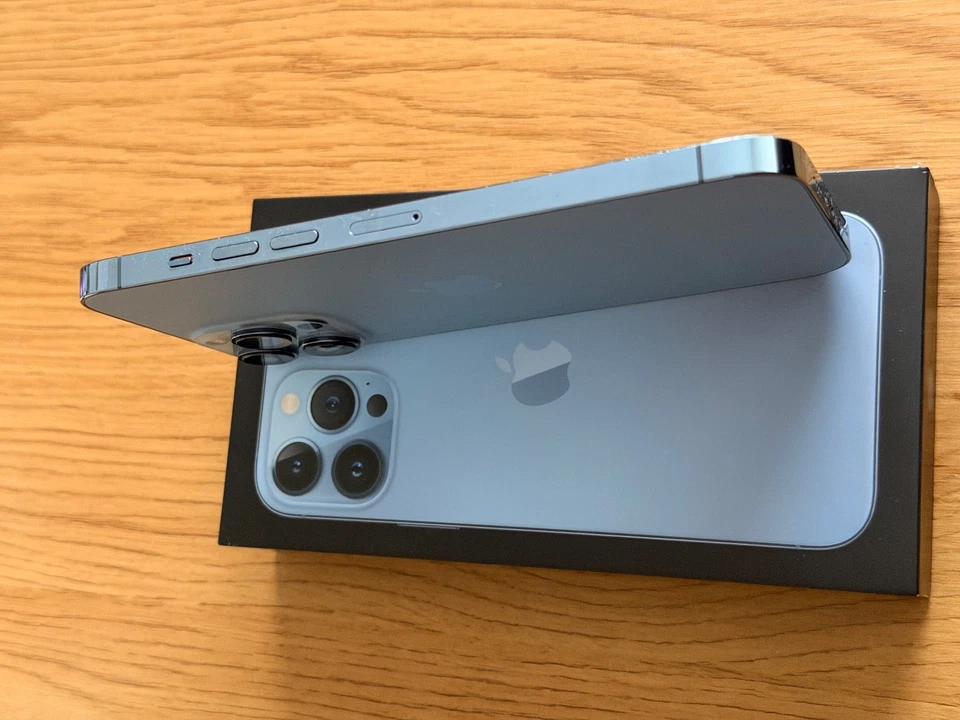 Apple iPhone 13 Pro Max - 128GB - Sierra Blue (Ohne Simlock) (Dual-SIM) - Bild 2 von 4