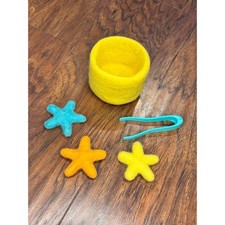 Lovevery Transfer Tweezers  3 Felt Stars The Companion Play Kit 22-24 Month