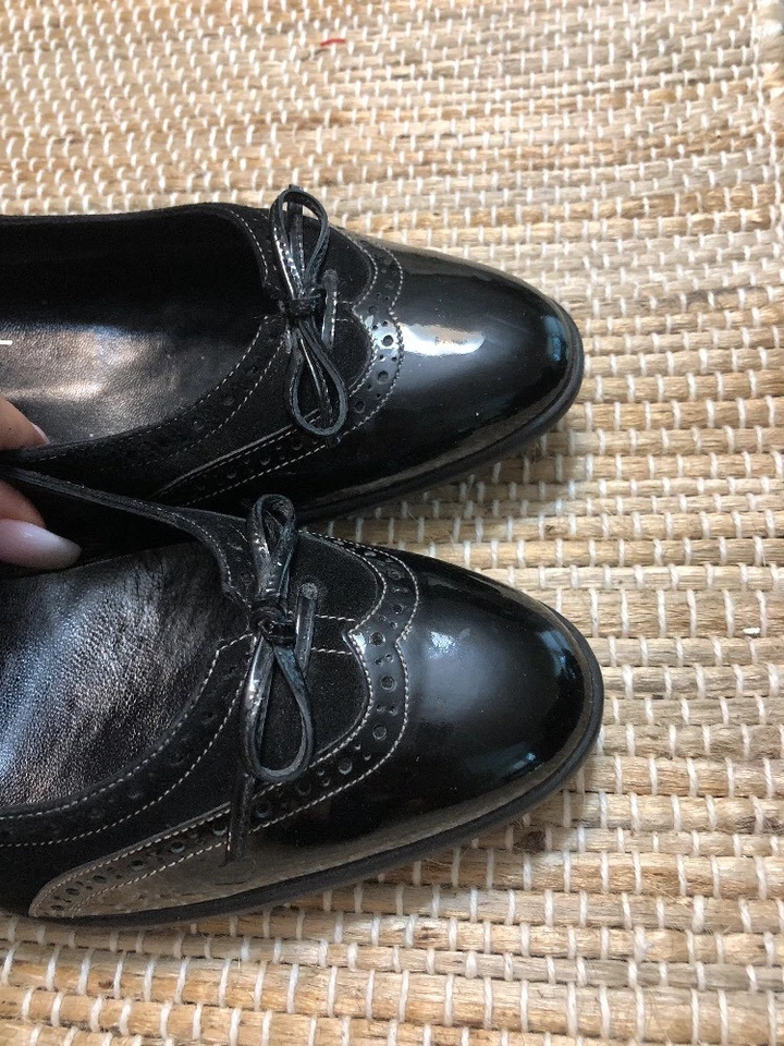 Ferragamo Italy Woman's 9 AA Black Patent Spectator Wingtip Loafer - Image 3 of 4