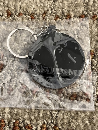 Baltimore Orioles - Oriole Park At Camden Yards SGA 2022 Keychain - Bird Mascot - Picture 2 of 3