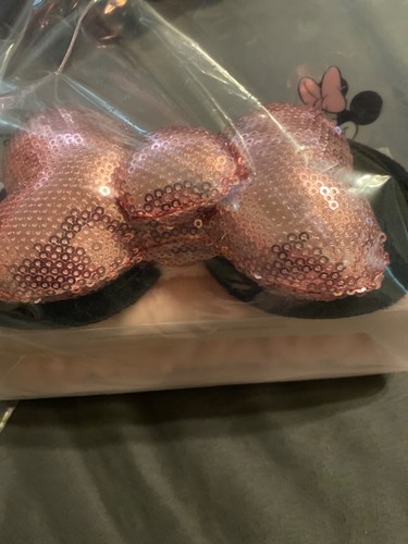 The Creme Shop x Minnie Mouse 3D Teddy Headband Sequin Plushie with Bow - Picture 3 of 3