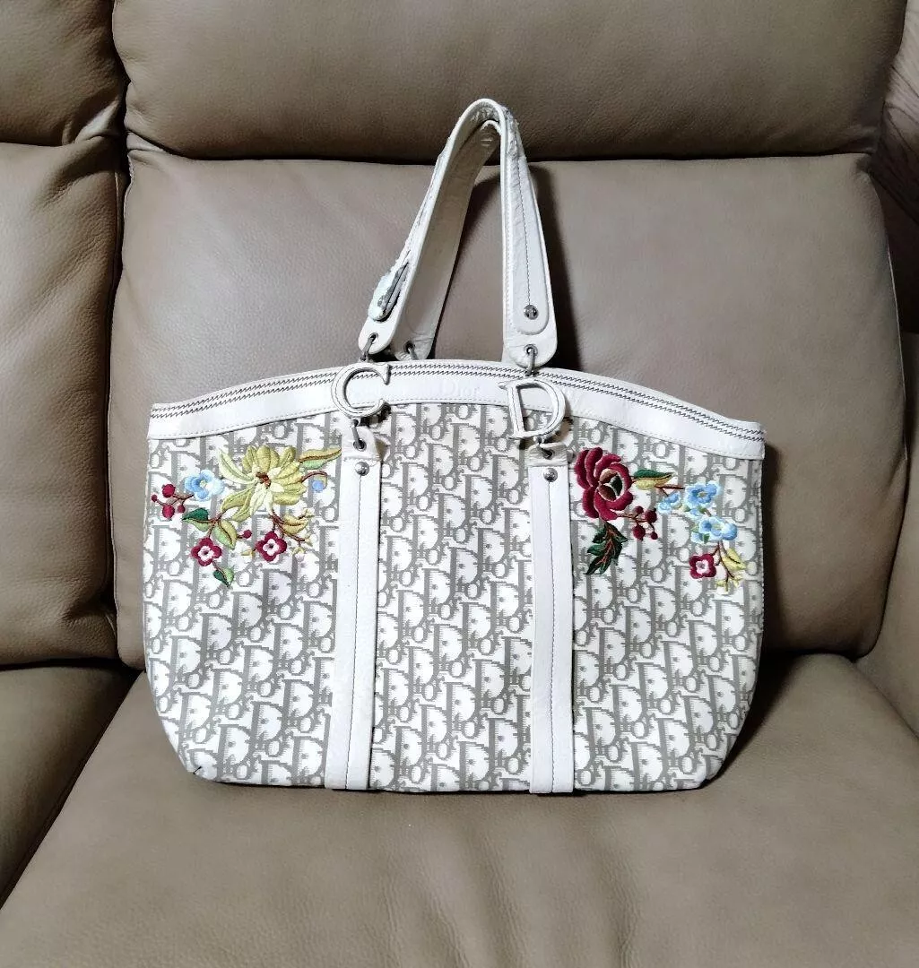 Sac à main Christian Dior Trotter brodé fleurs tote bag logo CD occasion