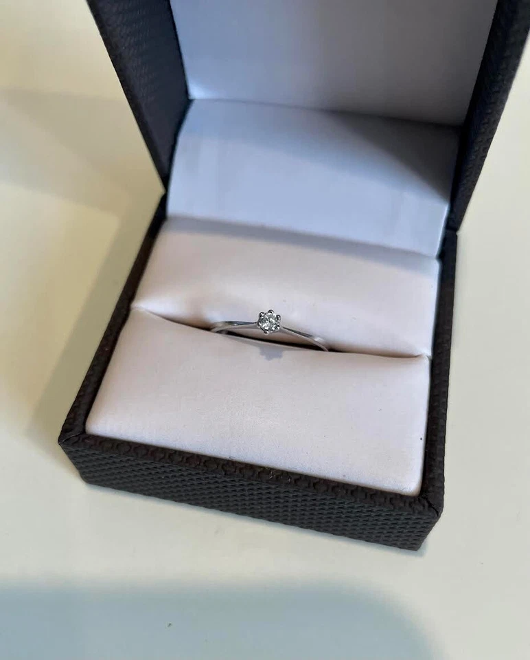 Обручальное кольцо из белого золота 18 карат с бриллиантом, женское - Изображение 3 из 4