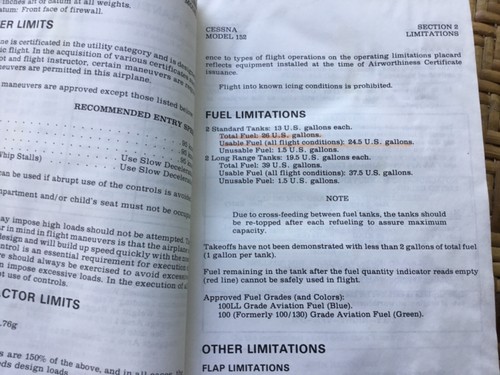 Cessna Model 152 1980 Information Manual - Fair Condition - Foto 8 di 8
