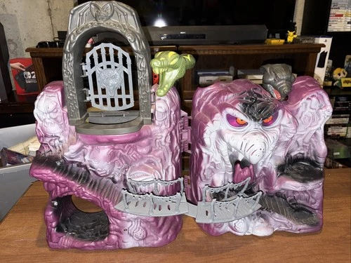 Masters of the Universe Original Vintage Snake Mountain 1980’s Play Set