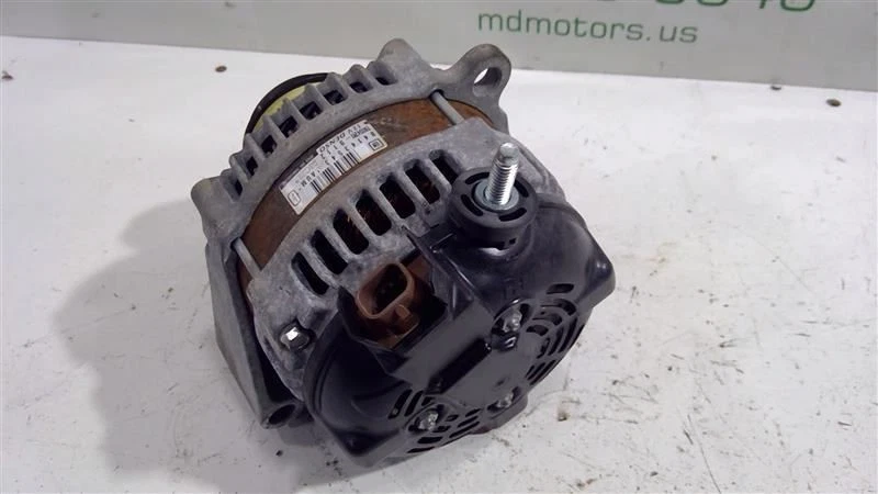 Chevrolet Tahoe 2016-2020 motor alternador generador OEM 84143543 Foto 3 de 4