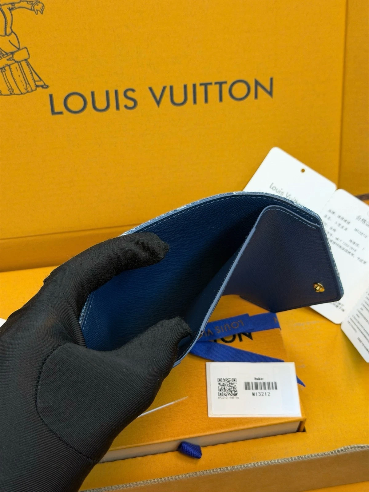 LLouisV - Victorine M13212 - Blue - 12 x 9.5 x 2.5cm - NEW - product detail image 7