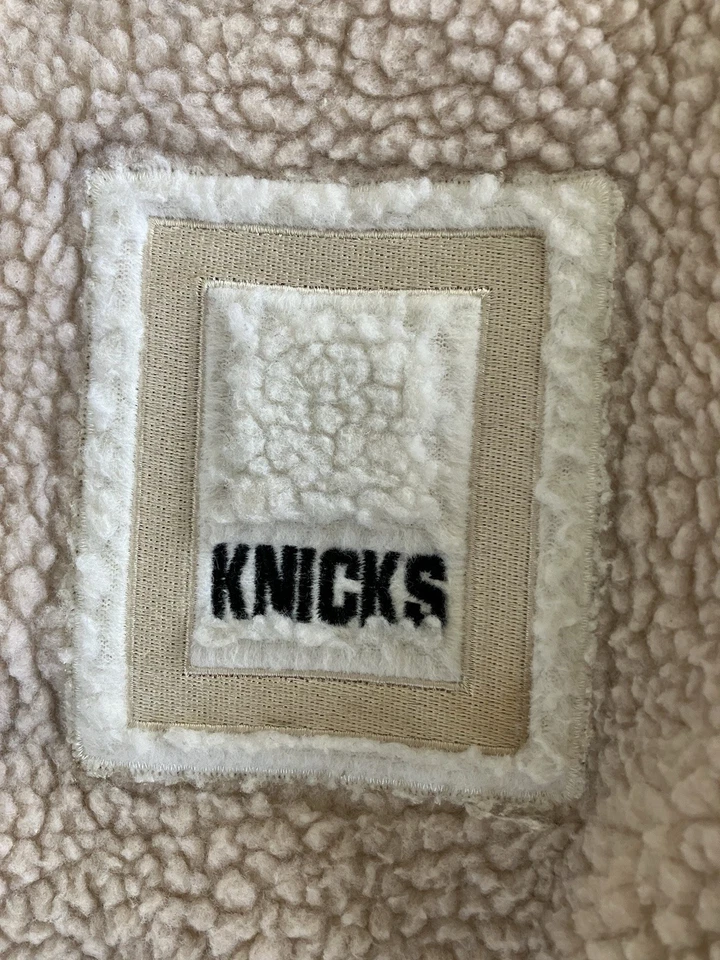 NBA 纽约尼克斯 Passion Forever Sherpa 休闲风衣米色 M 官方 — 第 2/4 张图片