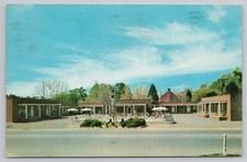 Tioga Court Williamsburg Virginia Motel Pool 1961 Postcard